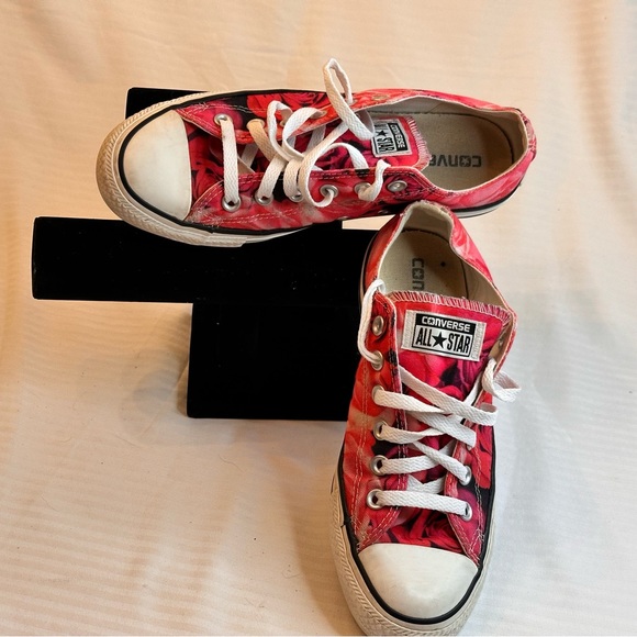 CONVERSE FLORAL PRINT CHUCK TAYLORS - Picture 5 of 9